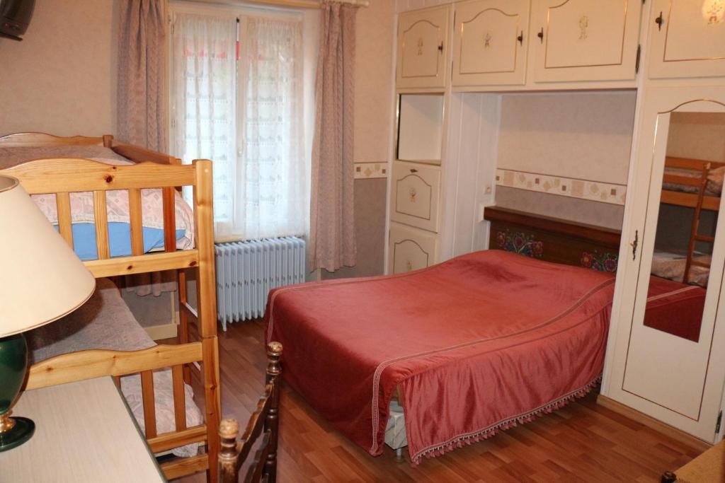 Hotel Restaurant De La Poste A Gerardmer Bilik gambar